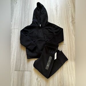 [SOLD] BabyGap Toddler Boys Logo Hoodie and Sweatpants set Black